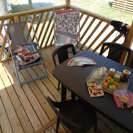 Camping Sunissim Saint Aygulf Plage 4 By Locatour Parque de Campismo