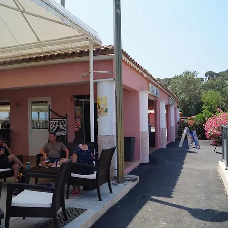 Parque de Campismo Camping Sunissim Saint Aygulf Plage 4 By Locatour *